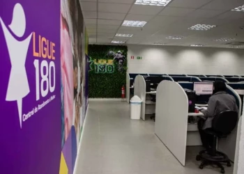 Ligue 180 agora integra rede de proteção em 16 estados e atende por WhatsApp e Libras