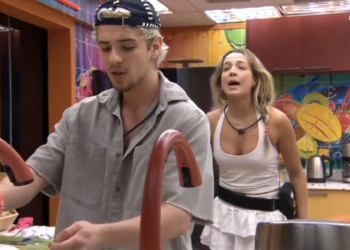 Vídeo: Juliano xinga Samira após ser cobrado por louça suja; sister reage: 'bafo de cão'