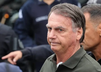 Moraes amplia área de restrição de drones perto da casa de Bolsonaro para 1 km