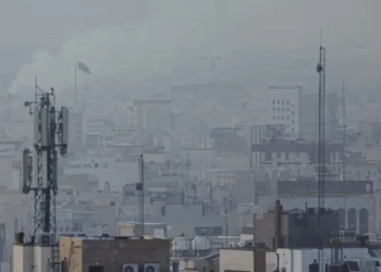 Aeronave dos EUA é abatida sobre Irã e piloto está desaparecido