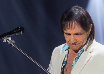 Roberto Carlos bate Cadillac em 3 carros durante gravação da “Globo”