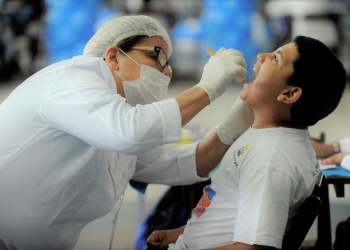 FMS cria fila única para casos suspeitos de câncer bucal e alerta para sintomas da doença