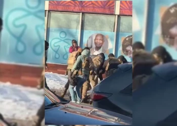 Agentes do ICE matam homem durante protesto em Minneapolis, nos EUA