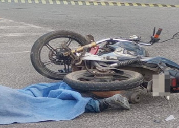 Pedreiro morre na colisão entre carro e moto no bairro São Cristóvão, em Teresina