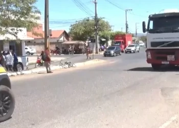 Casal tem parte do corpo esmagado em acidente com caminhão em Picos