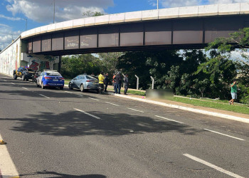 Casal cai de ponte em Teresina em acidente de moto; homem morre e mulher fica ferida