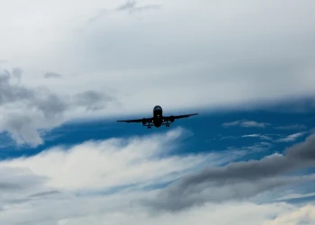 Governo lança pacote de R$ 31 bilhões para conter alta dos combustíveis e passagens aéreas