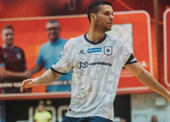 Ex-jogador do Corinthians Futsal passa mal em em aeroporto e morre aos 32 anos