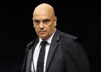 Deputados articulam pedido de impeachment contra Alexandre de Moraes