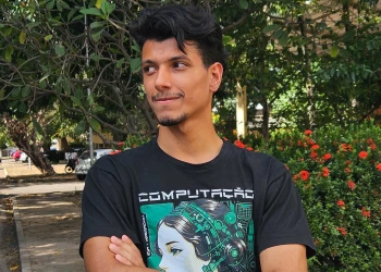 Aluno da UFPI vence prêmio nacional com projeto de diagnóstico precoce do Parkinson