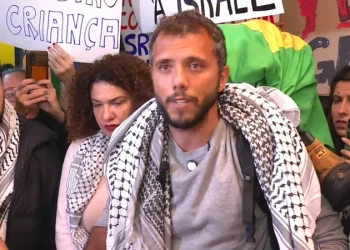 Deportado por Israel, Tiago Ávila denuncia cárcere e chama Netanyahu de 