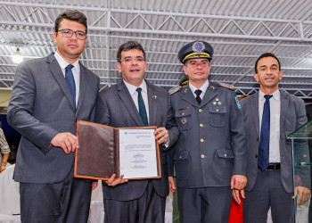 Rafael promove 347 policiais e celebra marca de 4 mil promoções em três anos