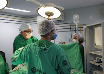Cirurgia bariátrica é para quem não responde a tratamentos, diz médico