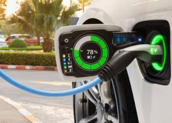 Incêndio acende alerta: erros ao carregar carro elétrico podem causar tragédia