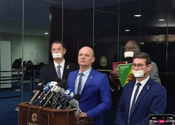 Vídeo: repórter expõe contradições de bolsonaristas em protesto com pergunta direta