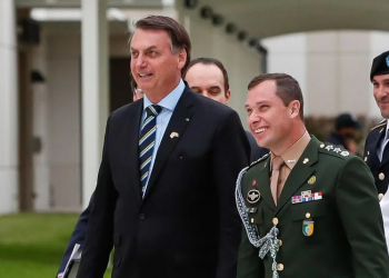 Exército confirma afastamento de Mauro Cid com a decisão de Moraes