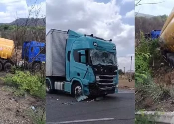Caminhão-tanque tomba na BR-316 e gasolina derrama na pista; Bombeiros foram acionados