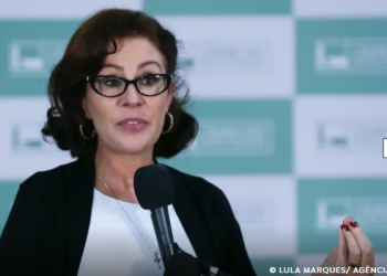 ​​STF discute endurecer regras para apreensão de passaportes após fuga de Carla Zambelli