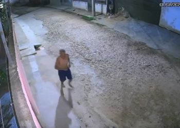 Câmeras registram fuga a pé de motorista que provocou acidente que matou três pessoas