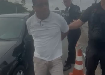 Vídeo: assassino de ex-sogra urina nas calças ao ser preso pela polícia em Teresina