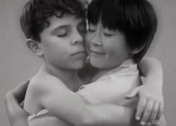 Somos irmãos: presidente da Coreia usa vídeo com I.A e recria imagem com Lula na infância