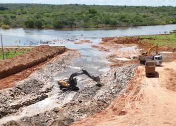 Famílias são retiradas de área próxima à barragem de Coronel José Dias por risco de romper