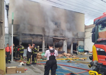 Incêndio que destruiu loja do Boticário é controlado após 24h em Timon (MA)