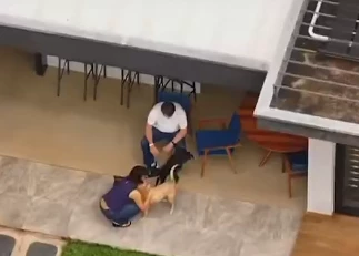 Imagens de drone mostram Bolsonaro no jardim no primeiro dia de prisão domiciliar