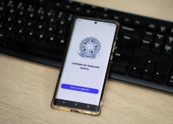 Desemprego recua para 5,4% em outubro, o menor nível da série histórica do IBGE