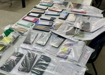 ​Comissão vota projeto que obriga bloqueio de celulares roubados