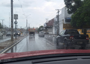 Chuva causa transtornos e impede chegada do SAMU; Defesa Civil prevê mais temporais