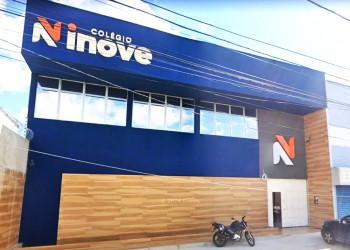 Dono de escola em Teresina comunica fechamento por whatsapp e some sem pagar professores