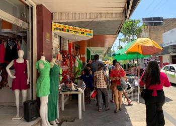 Comércio muda horários na Semana Santa e Tiradentes; veja o que funciona nestas datas