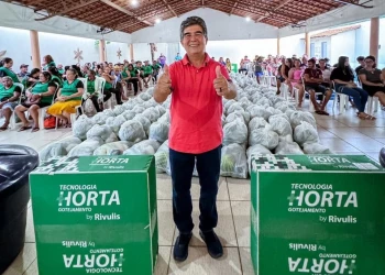 Com apoio de Limma, agricultores de Pedro II entregam alimentos e recebem kit de irrigação