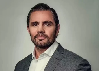 Daniel Vorcaro, dono do Banco Master, é preso pela PF no Aeroporto de Guarulhos