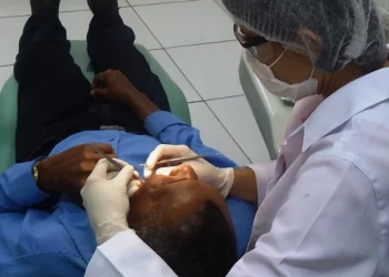 Implantes dentários gratuitos: Teresina inicia triagem nesta quarta-feira (6)