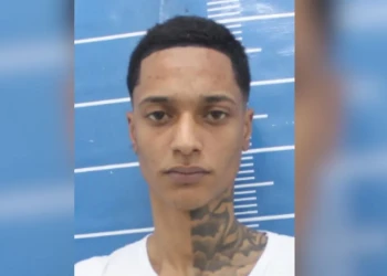 Rapper Oruam tem prisão decretada por descumprir medidas cautelares e está foragido