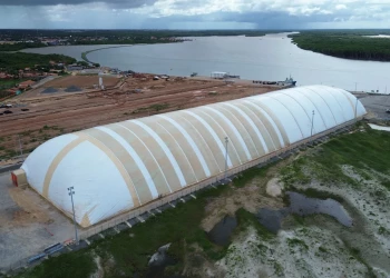Porto Piauí ergue galpão para armazenar granéis sólidos