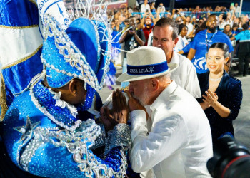 Governo Lula se manifesta sobre críticas a homenagem de Carnaval; confira nota