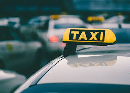 Lula sanciona medida que reduz custos e amplia direitos da categoria de taxistas