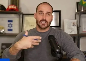 Eduardo Bolsonaro fica sem passaporte diplomático após perder mandato