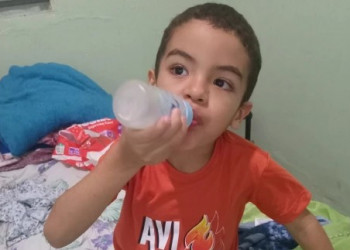 Família pede ajuda para pagar exame de R$20 mil de criança com autismo no Piauí