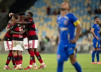 Flamengo goleia Sampaio Corrêa por 7 a 1 e garante vaga nas quartas do Carioca