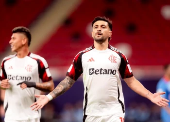 Flamengo vence Cruz Azul e garante vaga na semifinal da Copa Intercontinental