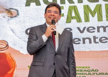 Rafael Fonteles mantém intensa agenda política de olho nas eleições de 2026