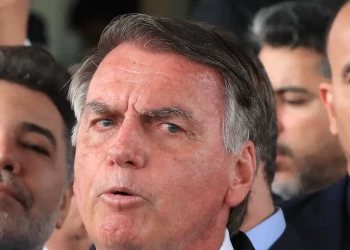 Moraes autoriza cirurgia de Bolsonaro, mas nega prisão domiciliar