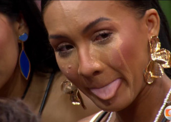 Maxiane se desespera após eliminação de Sarah Andrade, chora e maquiagem derrete