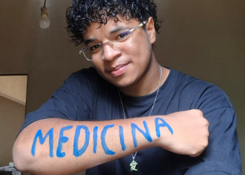 De monitor a futuro médico: estudante da rede pública do PI é aprovado em Medicina