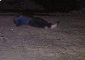 Criminosos invadem velório de motoboy e atiram contra corpo no caixão em Teresina