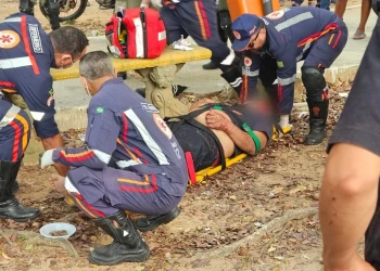 Homem é esfaqueado no rosto na praça da Bandeira, no Centro de Teresina
